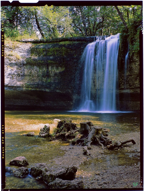 Cascades du Herisson,  France
Original: Film Kodak, 9x12cm
Preview: digital camera

